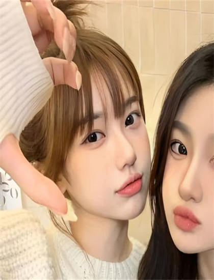 影院同步：《我的女友是机器人2020》拍摄技巧分析深刻反思的：镜头语言与画面构图探讨