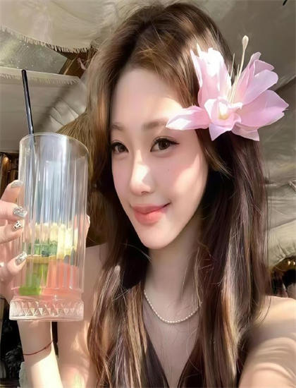 活着的世界反派解读：复杂性格与动机分析